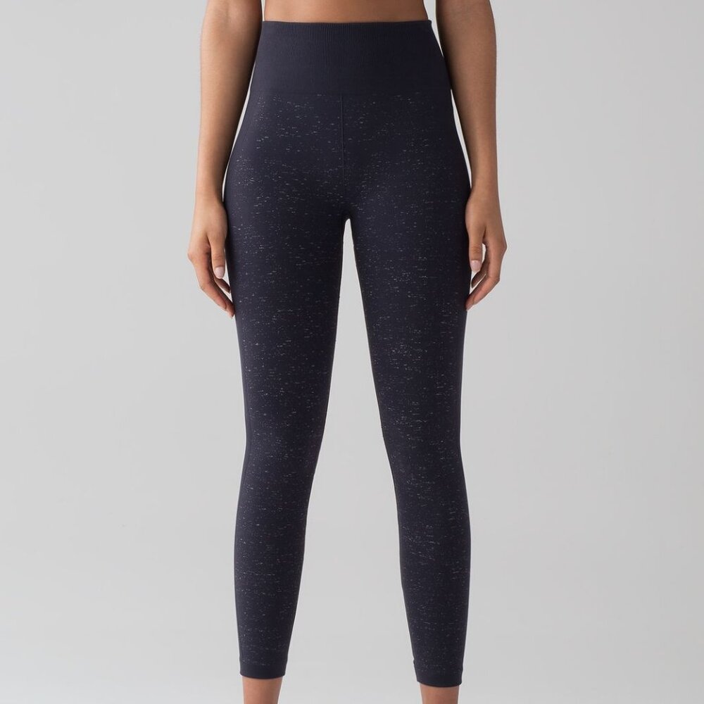 Lululemon Free To Flow 7/8 Tight Midnight Navy/White Size 2